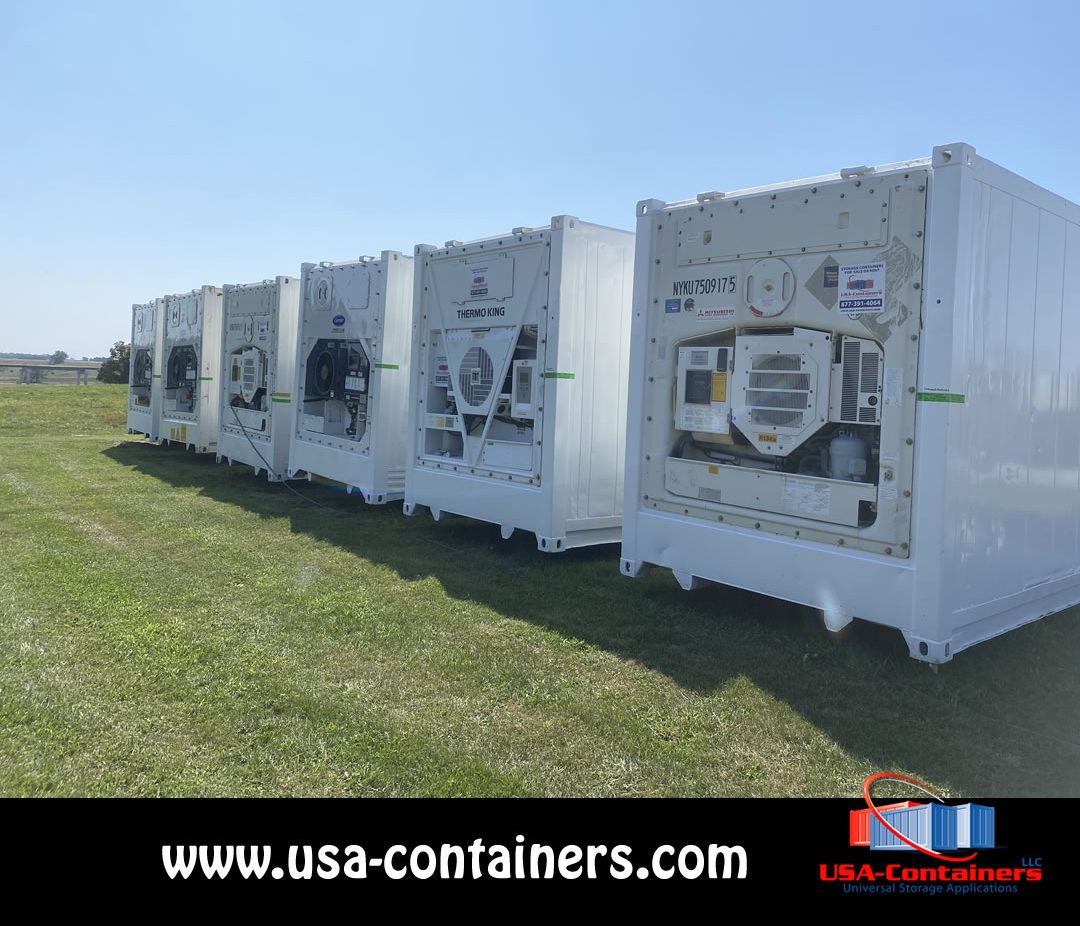 A line of Reefers from USA-Containers